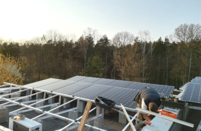 Panele fotowoltaiczne (Kielce) – montaż na dachu u jednego z klientów Otwartej Energii – otwartaenergia.pl